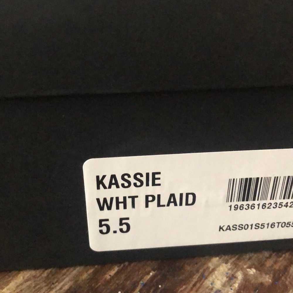 Betsey Johnson Kassie Ankle Booties NIB 5.5 - Picture 4 of 7